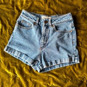 Bullhead mom jean shorts
